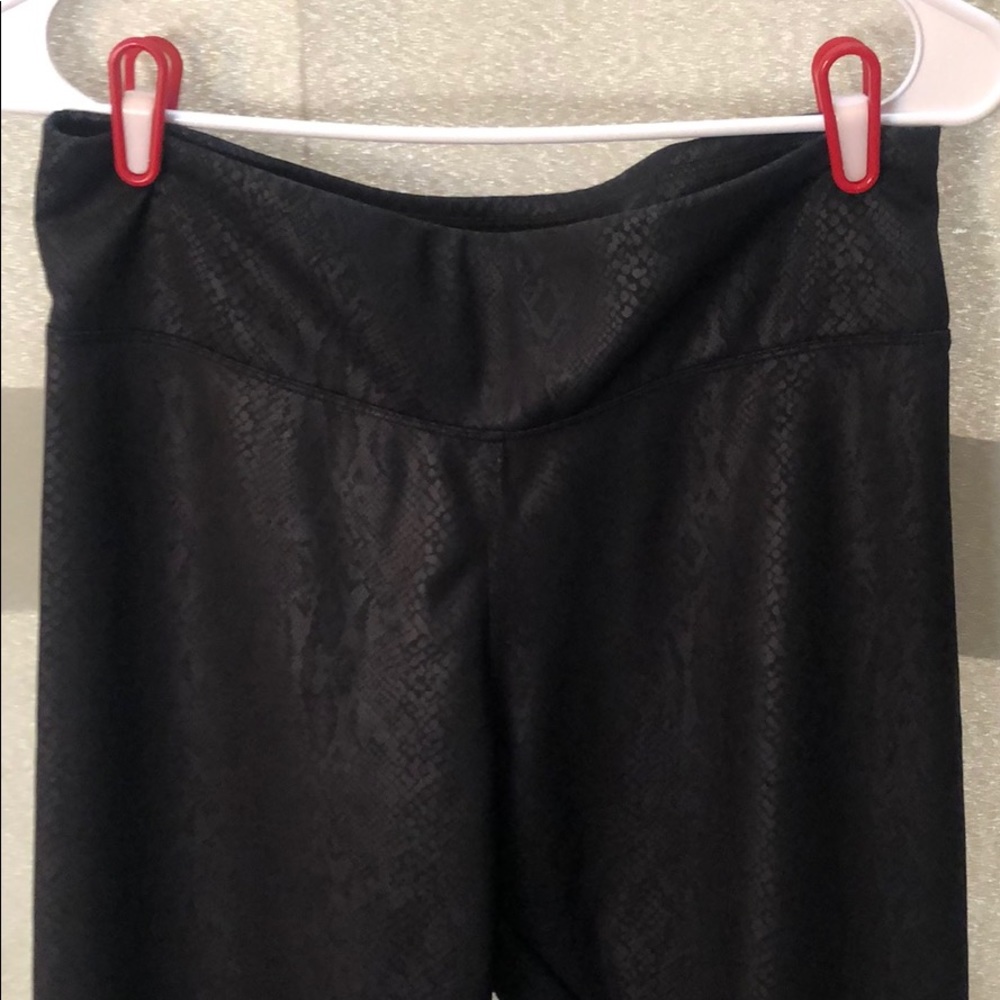 Black snake print leggings